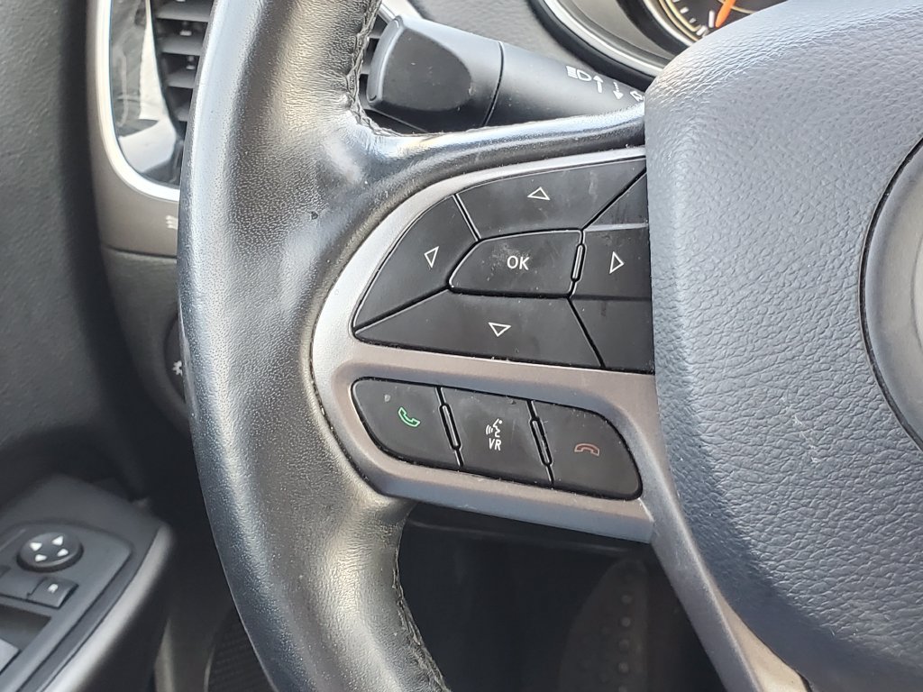 Used 2020 Jeep Cherokee Limited AWD/4WD image 14