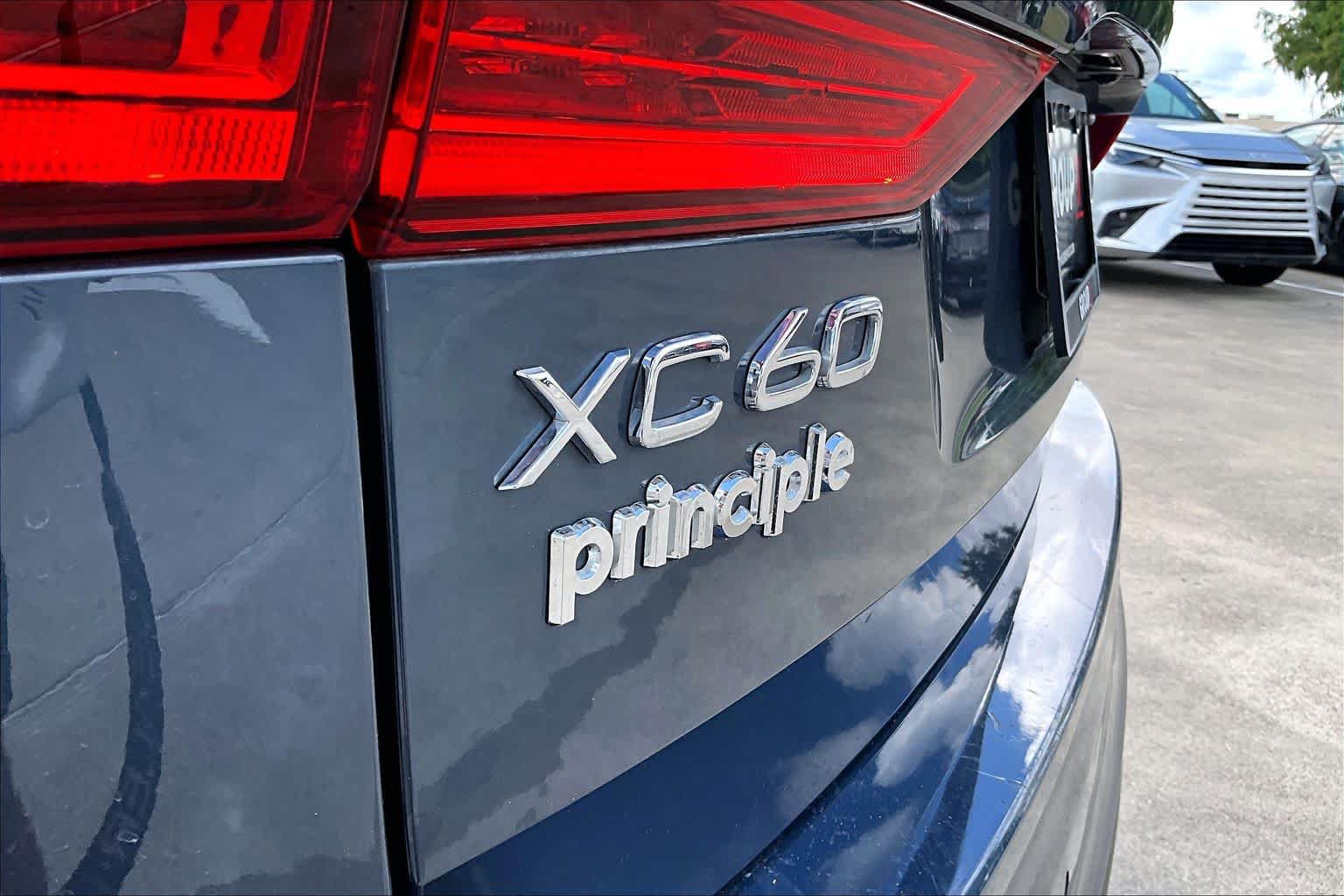 Used 2024 Volvo XC60 B5 Core AWD/4WD image 29
