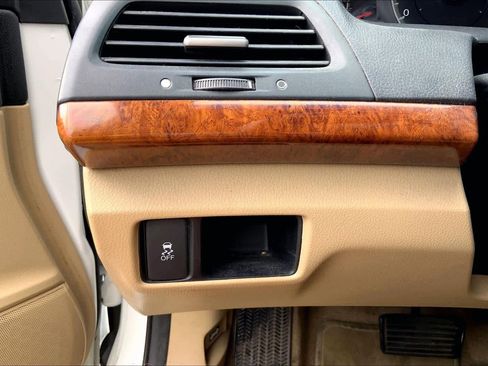 Used 2011 Honda Accord EX-L image 30