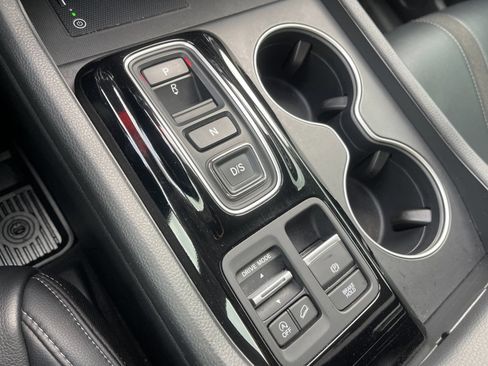 Used 2025 Honda Pilot Touring image 26