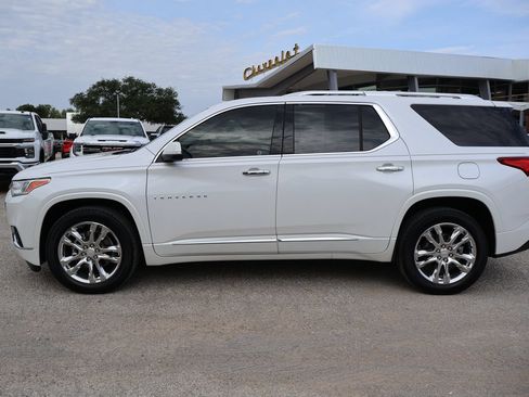 Used 2021 Chevrolet Traverse High Country FWD image 2