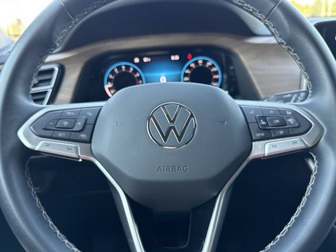 Used 2024 Volkswagen Atlas SE w/ Black Wheel Package AWD/4WD image 25