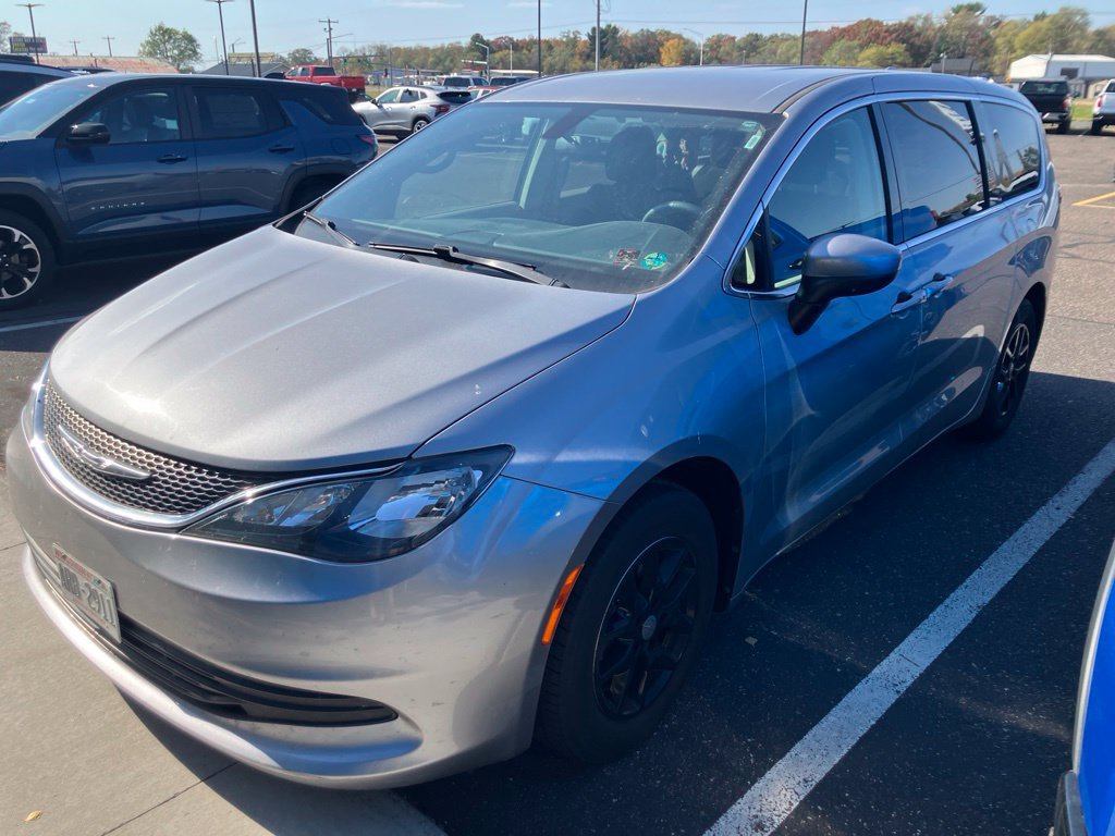 Used 2018 Chrysler Pacifica LX FWD image 1