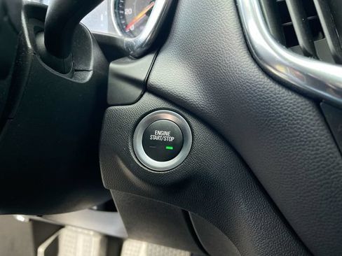 Used 2024 Chevrolet Equinox LT w/ LPO, Floor Liner Package FWD image 17