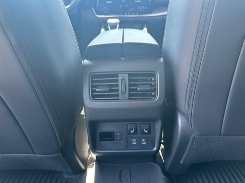 New 2026 Nissan Rogue Platinum w/ Platinum Premium Package AWD/4WD image 21