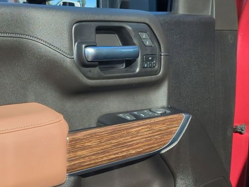 Used 2023 Chevrolet Silverado 2500 High Country w/ Technology Package image 23