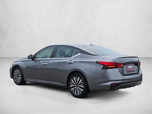 Used 2023 Nissan Altima 2.5 SV FWD image 8