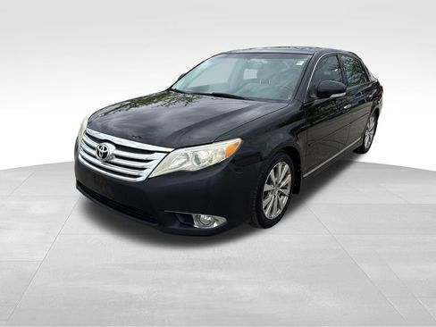 Used 2011 Toyota Avalon Limited FWD image 3