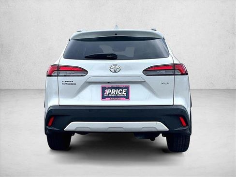 Used 2023 Toyota Corolla Cross XLE FWD image 4
