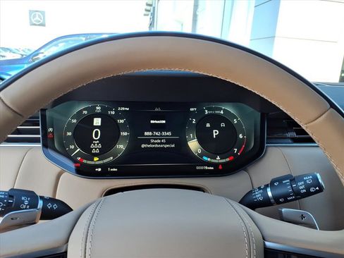 New 2026 Land Rover Range Rover Long Wheelbase SE image 18