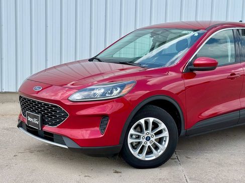 Used 2021 Ford Escape SE w/ Convenience Package AWD/4WD image 2
