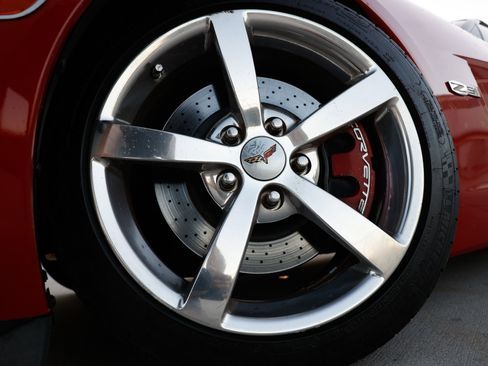 Used 2007 Chevrolet Corvette Convertible w/ Preferred Equipment Group image 34