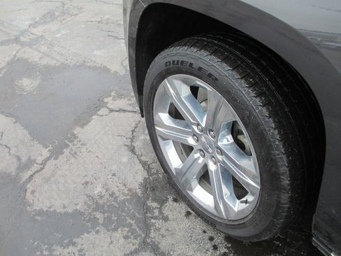 Used 2016 GMC Yukon XL Denali w/ Open Road Package image 12