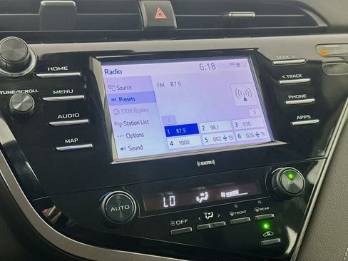 Used 2020 Toyota Camry SE image 17