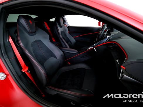 Used 2023 Ferrari Roma image 19