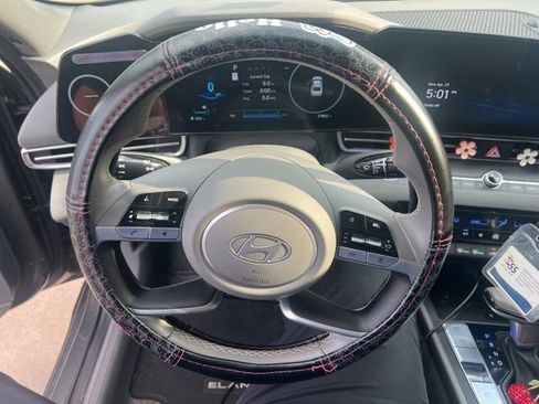 Certified 2024 Hyundai Elantra SEL w/ Convenience Package FWD image 5