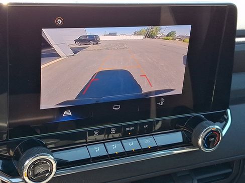 Used 2024 Chevrolet Colorado Trail Boss w/ Advanced Trailering Package AWD/4WD image 19