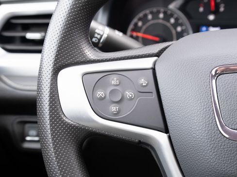 Used 2022 GMC Acadia SLE image 7