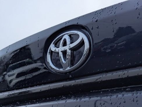 Used 2022 Toyota Corolla LE image 26