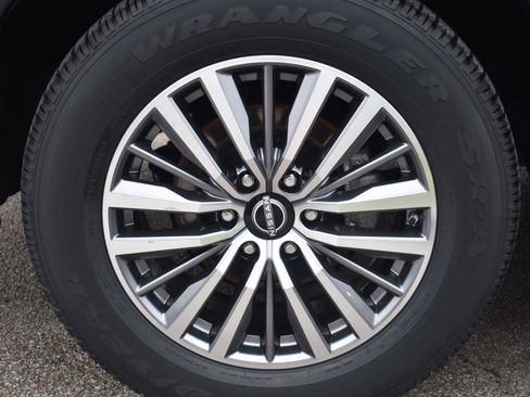 Used 2024 Nissan Armada SL w/ Captain's Chairs Package RWD image 12