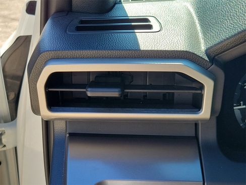 Used 2025 Toyota Tacoma TRD Off-Road image 32