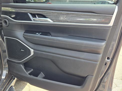 Used 2022 Jeep Wagoneer Series II AWD/4WD image 7