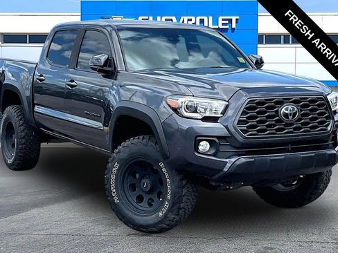 Used 2020 Toyota Tacoma TRD Off-Road AWD/4WD image 1