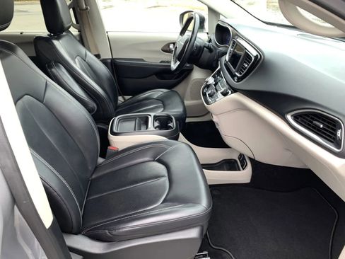 Used 2020 Chrysler Voyager Lxi w/ Cold Weather Group image 27