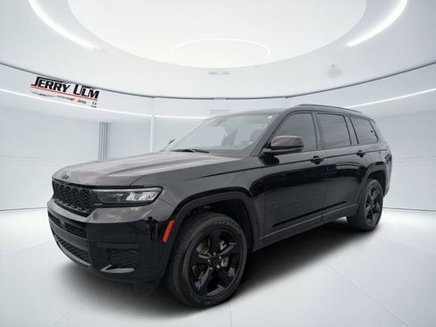 Used 2023 Jeep Grand Cherokee L Laredo AWD/4WD image 7