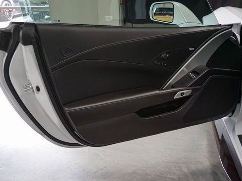 Used 2019 Chevrolet Corvette Z06 RWD image 16