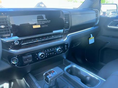 New 2026 GMC Sierra 1500 Elevation image 7