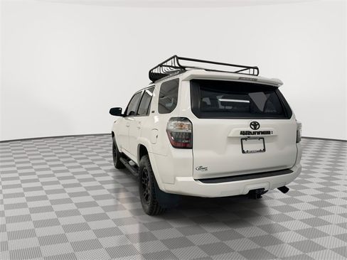 Used 2023 Toyota 4Runner SR5 Premium image 9