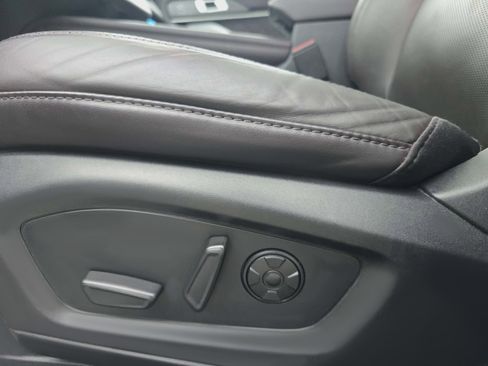 Certified 2025 Ford Explorer Platinum w/ LUX Leather Package image 11