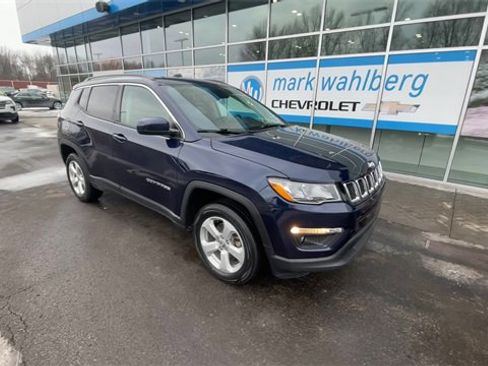 Used 2019 Jeep Compass Latitude image 2