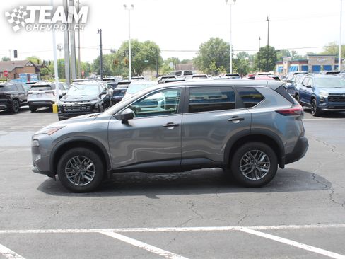Used 2023 Nissan Rogue S AWD/4WD image 7