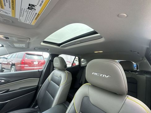 Used 2025 Chevrolet Trax ACTIV w/ Sunroof Package FWD image 21