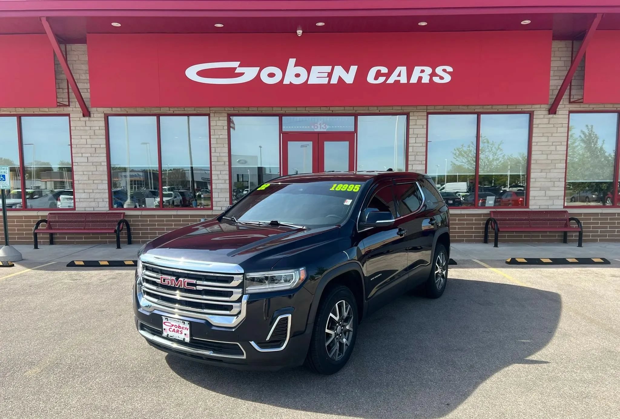 Used 2022 GMC Acadia SLE AWD/4WD image 1