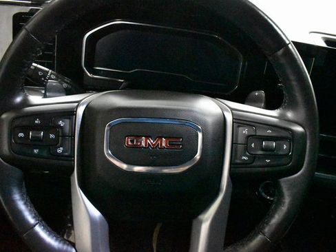 Used 2022 GMC Sierra 1500 Elevation w/ Preferred Package image 19