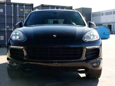 Used 2018 Porsche Cayenne Platinum Edition image 23