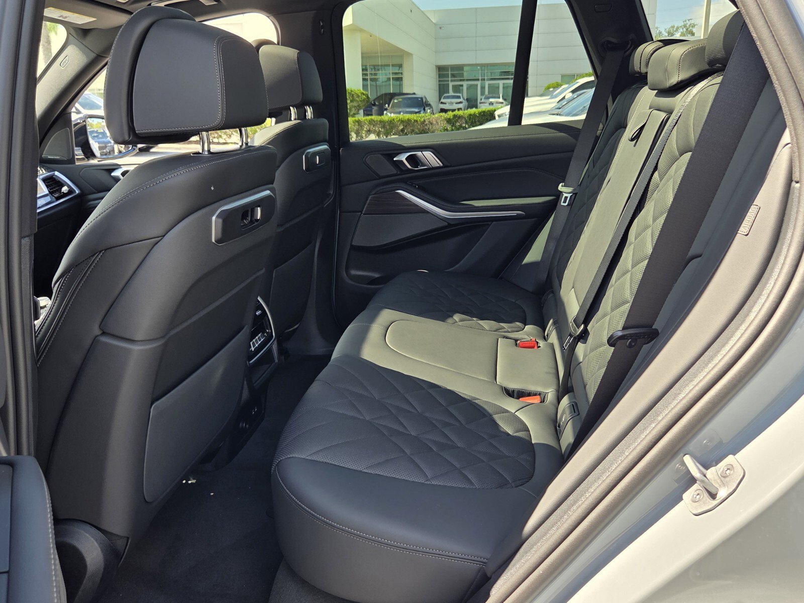 New 2026 BMW X5 xDrive40i w/ M Sport Package AWD/4WD image 11