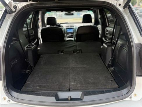 Used 2017 Ford Explorer Limited w/ Equipment Group 301A AWD/4WD image 13
