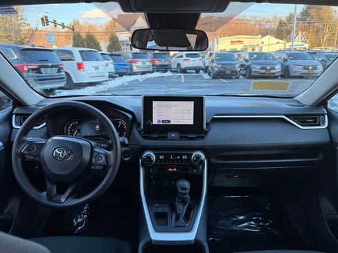 Used 2024 Toyota RAV4 XLE image 18