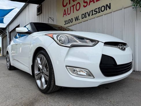 Used 2013 Hyundai Veloster w/ Tech Pkg FWD image 3