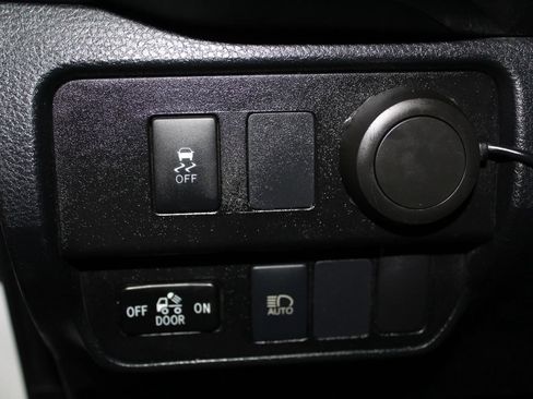 Used 2021 Toyota Tacoma SR5 AWD/4WD image 24