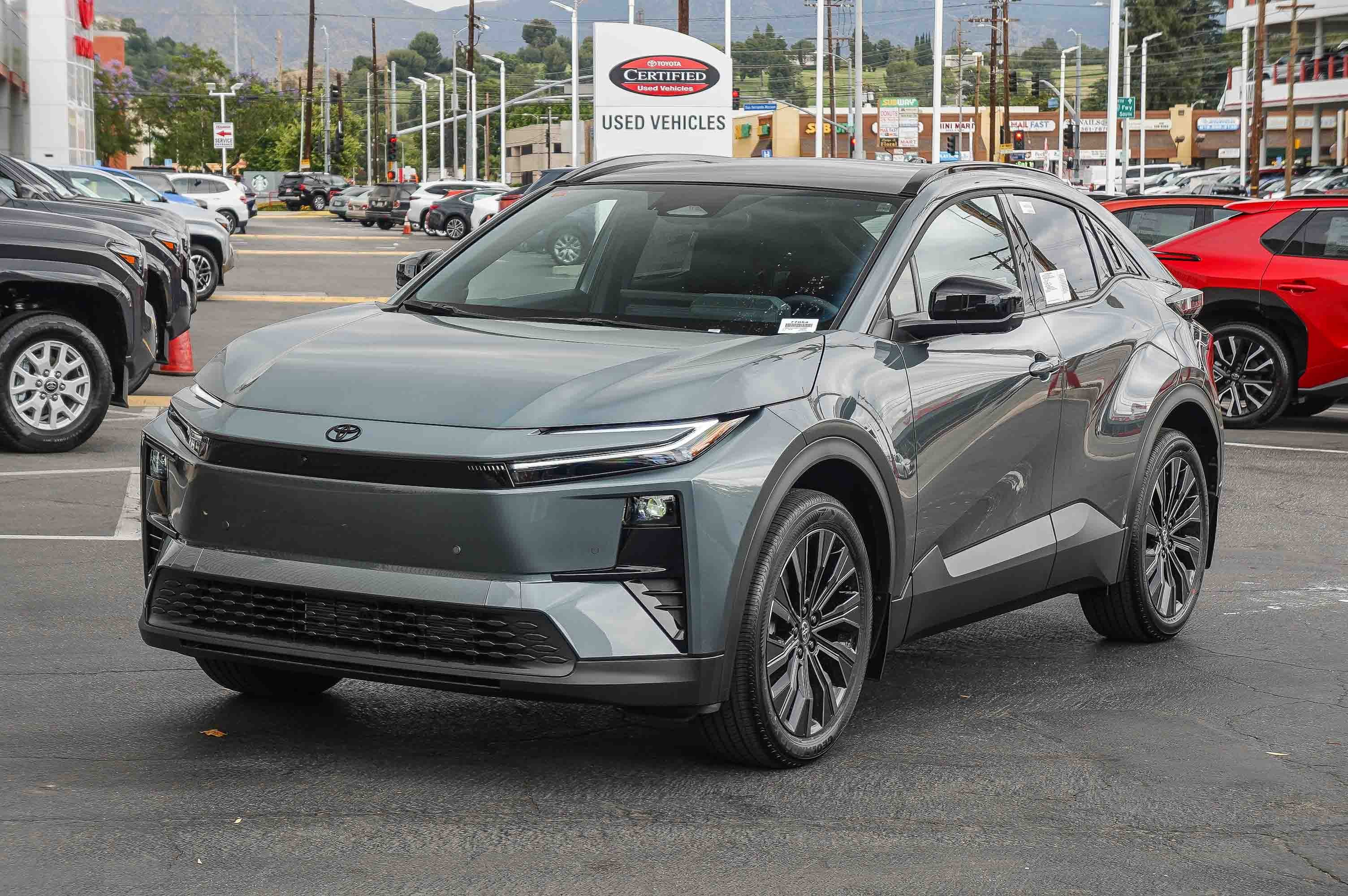 New 2026 Toyota C-HR AWD/4WD image 3