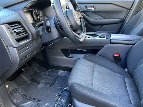 Used 2024 Nissan Rogue SV AWD/4WD image 13