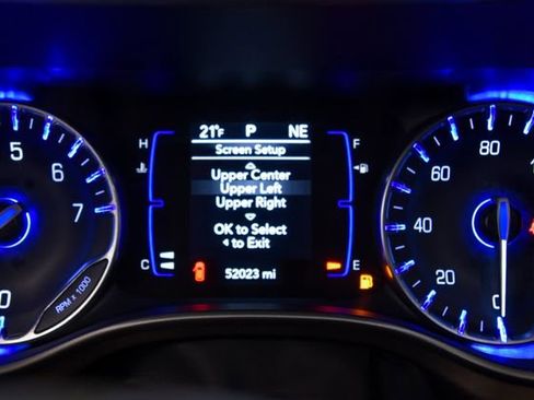 Used 2022 Chrysler Voyager LX image 24