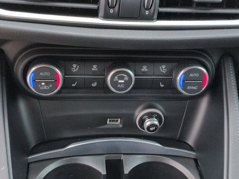 Used 2023 Alfa Romeo Stelvio Sprint RWD image 18