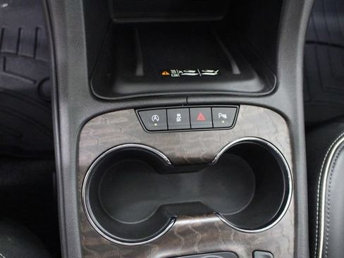 Used 2023 GMC Acadia Denali w/ Black Diamond Edition AWD/4WD image 34