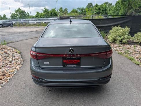 Certified 2025 Volkswagen Jetta Sport FWD image 4